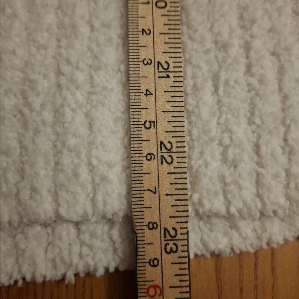 UGG Cream Fluffy Turtleneck Sweater - Size XL - Picture 5 of 6